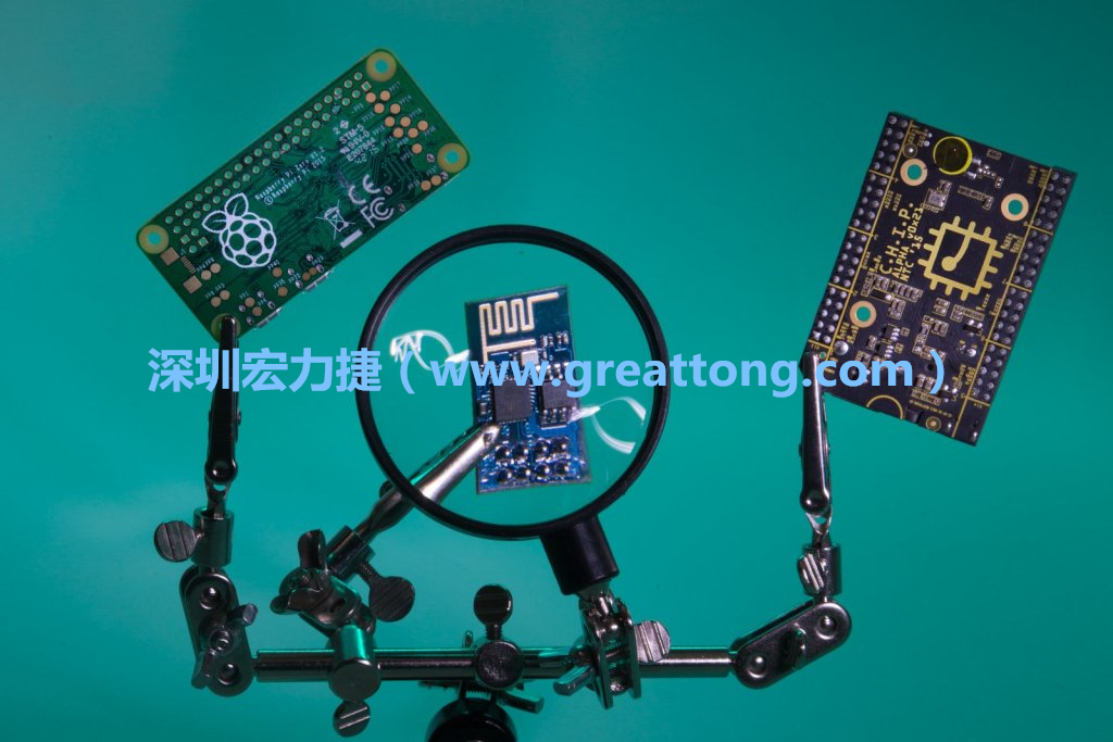 A Raspberry Pi Zero、ESP8266和CHIP。