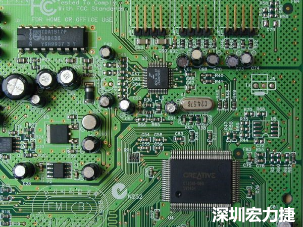 針對PCB區塊產生的EMI干擾問題，可使用EMI改善對策元件重點改善。